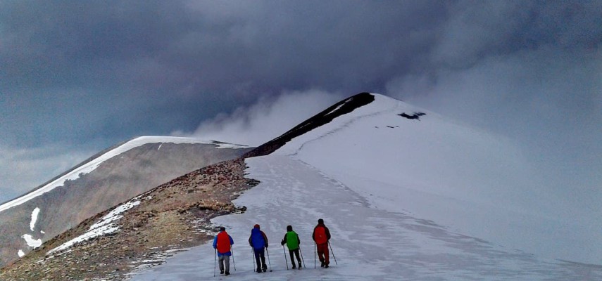 صعود قله سرسیاه غار(زمستانه