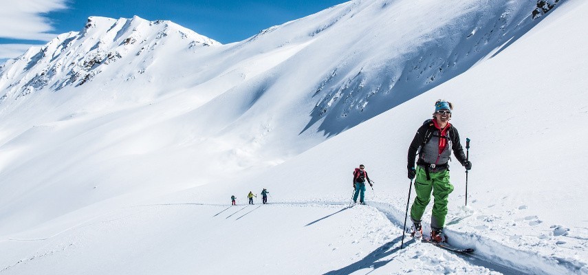 کارآموزی کوه نوردی با اسکی  (بانوان)